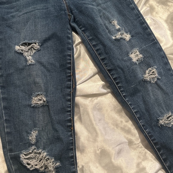 ♡distressed jeans ♡ - Picture 2 of 5